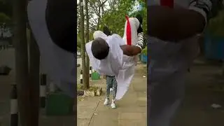 Поцелуйный розыгрыш над чьей-то девушкой 😂😂😂😂😂😂😂💔💔💔💔💔💔🙌🙌🙌🙌🙌🙌🙌🙌