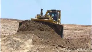 KOMATSU D575A