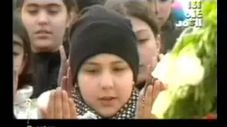 &bull; [2000] Oum Al Ard [On Palestine Music Clip]