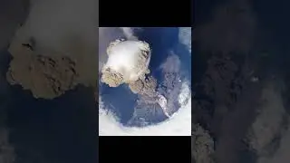 ISSO N&Atilde;O &Eacute; UMA EXPLOS&Atilde;O! 😱 Vulc&atilde;o visto do espa&ccedil;o       #universo #naveespacial #espa&ccedil;o