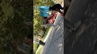 Walking bucket he can&rsquo;t guard him omg 😱 someone help him!!!! 😭🔥#shorts #basketball #anklebreakers