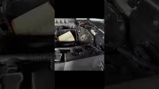 Audi A6 C6 replacing air filter DIY in a few minutes #audi #a6 #c6 #diy #diyproject #car #airfilter