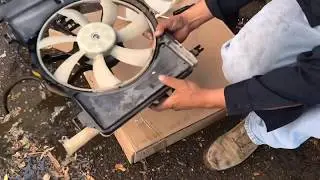 2008 Toyota Yaris radiator fan
