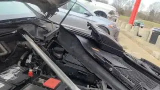 Замена аккумулятора Mercedes C300 2012 - 2018 годов выпуска