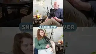 Когда пишешь сообщение человеку, сидящему прямо рядом с тобой 😂