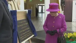 Queen visits Lister Community School in east London