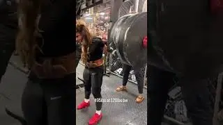 SHE IS A BEAST #squats #heavyweight #motivation #power #ifbbpro #fbb #shorts #bodybuilding #viral