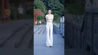 ✨ Mesmerizing Dance Moves &ndash; Elegance & Grace! ✨ Elegant Dance Moves ❤️#shorts
