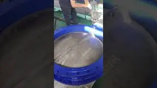 Valve stem machining of DN1000 flange butterfly valve
