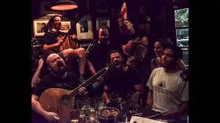 Irish Traditional Music Session - Slainte Irish Pub
