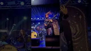 Crypta Live - The Outsider 🥁 💯 Luana Dametto ~ Tain&aacute; Bergamaschi ~ Fernanda Lira