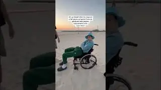 Il se l&egrave;ve enfin de son fauteuil roulant