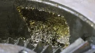 Cleaning the world's dirtiest scroll chuck