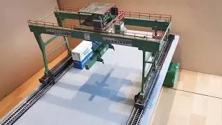 Röwa Containerkran Terminal H0  1/87  analog, voll motorisiert