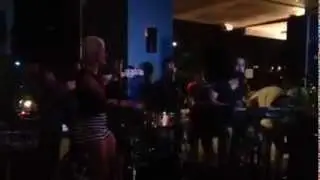 Calvin & Deva LIVE VIBES jamming with Fe'Lyon @Ravesi's