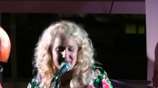 Bregje Sanne Lacourt Live@ Central Post - Yellow brolly