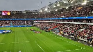Norge -  Italia spillerne kommer ut p&aring; Ullevaal Stadion I VM kvalifisering 06.06.2025