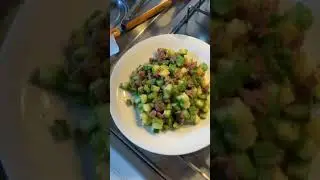 Ricetta in descrizione , risotto al barolo con salsiccia e zucchine