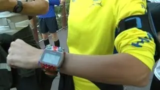 WEARABLE FITNESS GADGET FUN RUN AT CES 2014 - BBC NEWS
