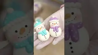 Have you ever seen such cute snowman macarons? #shortvideo #macarons #shorts