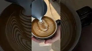 Leaf latte art.🌿☕ #coffee #coffeeart