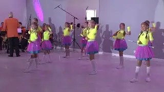 Mażoretkowe show w Mochach