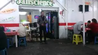 Aaron Romero cover Sombras Nada m&aacute;s