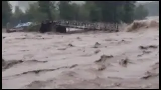 Flash Floods destroyed Seobagh Bridge Kullu |#shorts #shortsvideo #youtubeshorts #youtube #trending