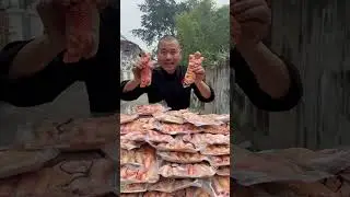 Thử Th&aacute;ch B&agrave; T&acirc;n Vlog Mua Ch&acirc;n G&agrave; Đ&ocirc;ng Tảo Về L&agrave;m Ủ Muối Si&ecirc;u To Khổng Lồ #shorts