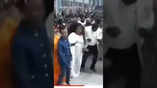 La danse de Papa Karambiri 😀 #b&eacute;n&eacute;diction #mamadoukarambiri #foiin&eacute;branlable