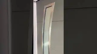 Zoom sur la porte de garage sans rail Komilfo