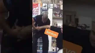JUJITSU SELF DEFENSE TECHNIQUE AGAINST ARM GRAB. #jujitsu #jiujitsu #selfdefense