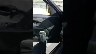 Ken Block-style door kick but it's on an '02 Honda CR-V