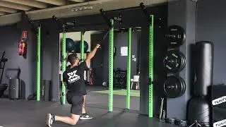 Half Kneeling Single Arm Pull Down | KEBKO Personal Training Amsterdam Noord