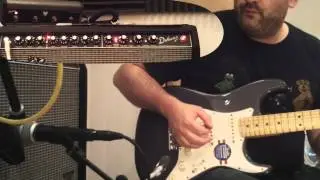 Демонстрация стандартного Stratocaster Fender и комбо Deluxe Vintage Modified (VM)