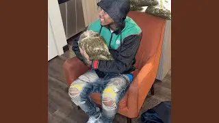 Hearin Shit