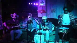 On the Couch - Delta Bruise covers John Prine's 'Summer's End'