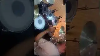&Eacute; ele #drumcam #baterianolouvor #drummer #livedrumming