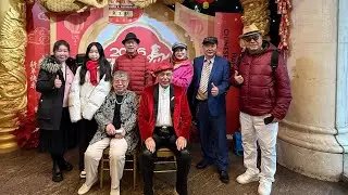 2026年1月18日，纽约祖孙三代同拜著名艺术家鹅王章祥福为师仪式于纽约法拉盛东王朝大酒楼举行。