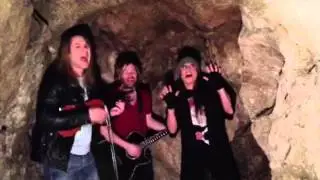 Scarletta LIVE in the Cave - Island Fever