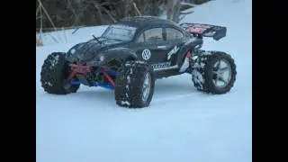 TRAXXAS -VXL 3M- 1/16 E-revo Bug..... Out for a rip in the snow..