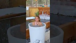 Last ice bath before the C-section!! #pregnancy #icebath #momlife #coldplunge #health #challenge