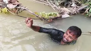মালেশিয়ার গহিন জংগলের ভিতর আমরা মাছ ধরি, আমরা মালেশিয়া প্রবাসী,বাংলাদেশি সবাই সাপোর্ট করবেন প্লিজ। 