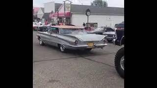 Loud revving contest of 3 old classics