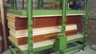 PRENSA PARA ENTAMBORAR PUERTAS