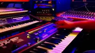 Roland JX3P analog polysynth synthesizer sequencer and melody jam with pg-200 programmer