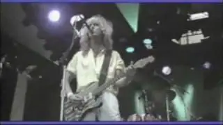 Elton John - Blue Eyes/ I Guess That's Why They Call It The Blues (Wembley 1984)