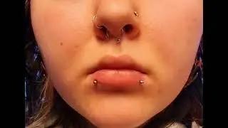 The Piercings. Snake Bit Piercing bx Ferry. www.thepiercings.eu / Insta:@thepierc
