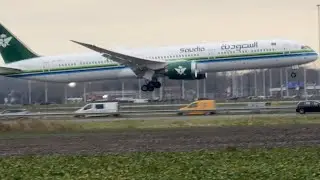 BOEING 787 DREAMLINER SAUDIA JRDDAH TO AMSTERDAM LANDING SCHIPHOL AIRPORT HZAR32 #aviation #viral