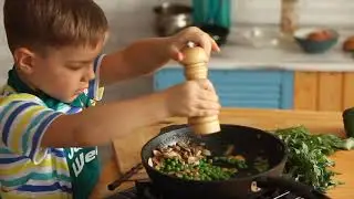 С продукцией TASTE LAB обед сможет приготовить даже 5ти летний ребенок.